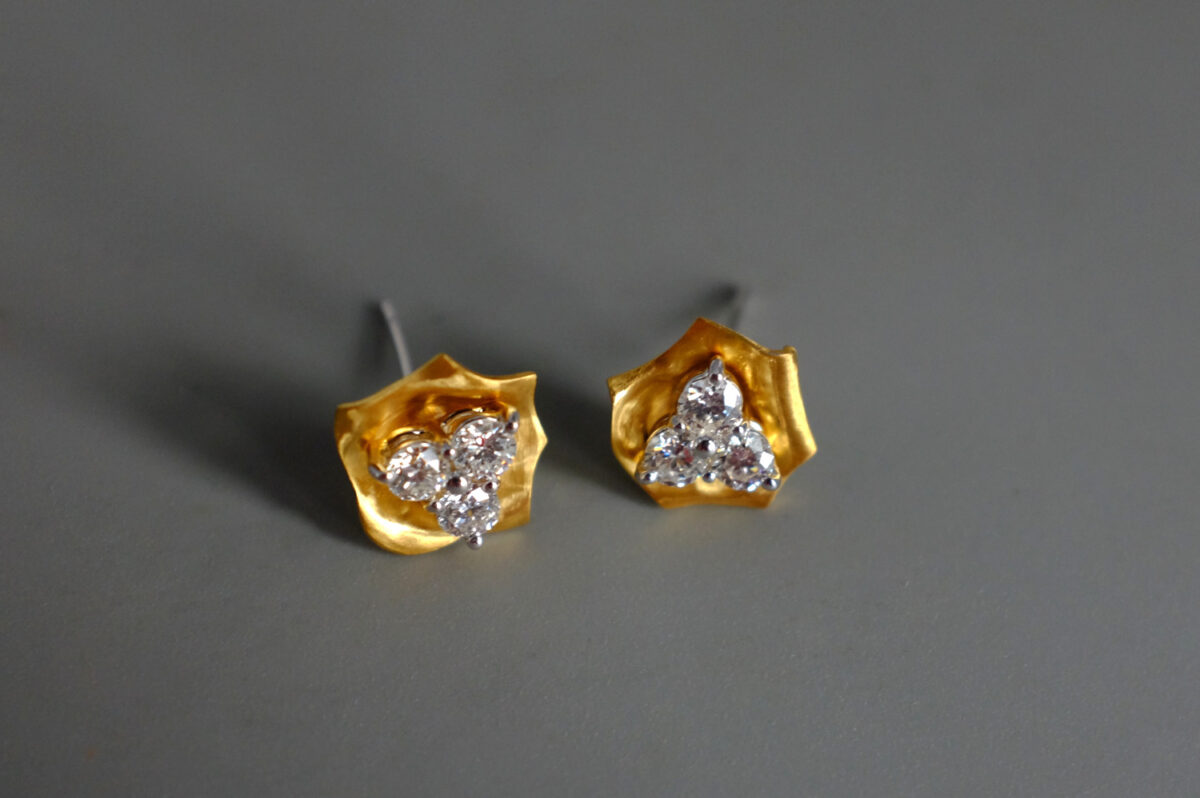 fine diamond stud earrings