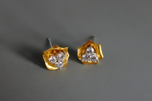 SIJS, fine jewellery singapore, flower diamond stud earrings, diamond earrings singapore, handmade diamond stud earrings, 22k gold diamond stud earrings, flower earrings singapore