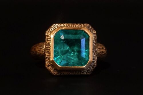 Muzo Emerald Ring, mens custom emerald ring, custom design ring online, custom design ring singapore, custom mens rings etsy, tree bark design ring, custom fine jewelry, custom jewelry singapore, SIJS